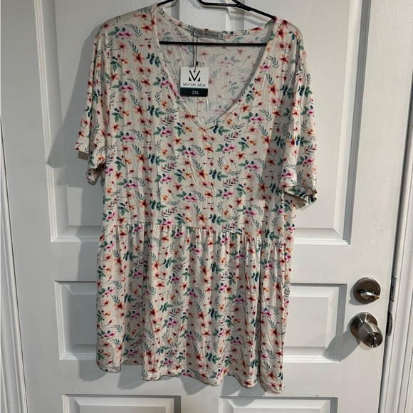 Michelle Mae Sarah Ivory Floral Ruffle Top Size 2X New With Tags - Picture 2 of 7